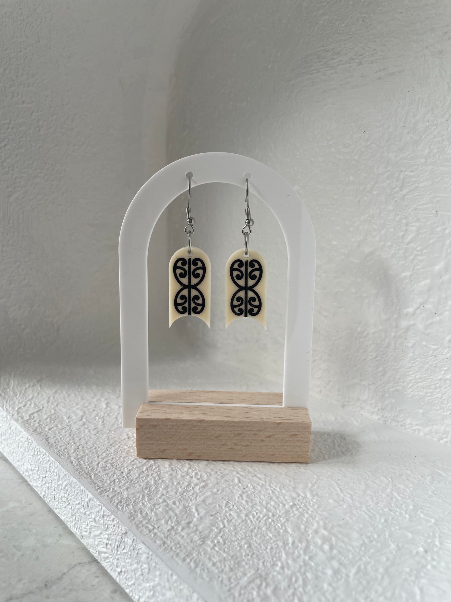 MIDI - Ivory Black Mangopare Might