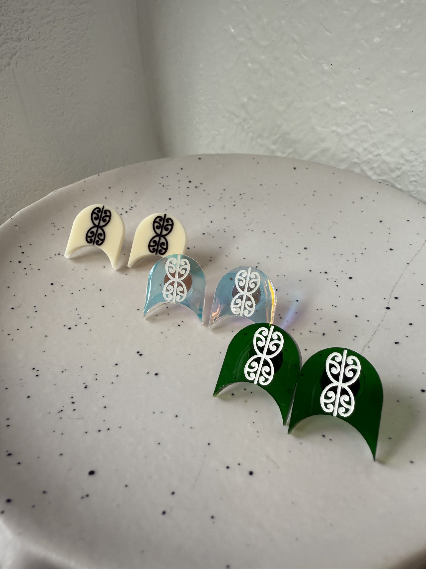 STUDS  - Mangopare Might