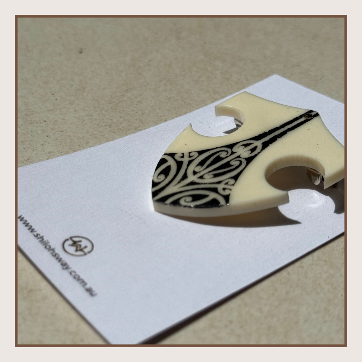 BROOCH - Kotahi